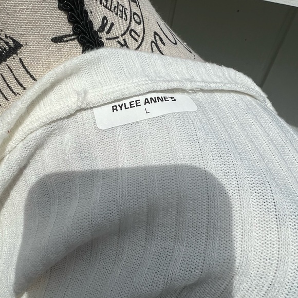 NWOT white striped knit cropped Crewneck long sleeve sweater with tie detail - Picture 5 of 14